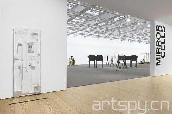 群展“鏡像細(xì)胞”日前在紐約惠特尼美國藝術(shù)博物館(圖2)