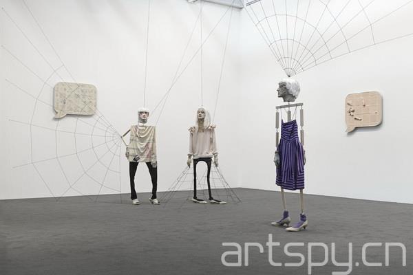 群展“鏡像細(xì)胞”日前在紐約惠特尼美國藝術(shù)博物館(圖3)